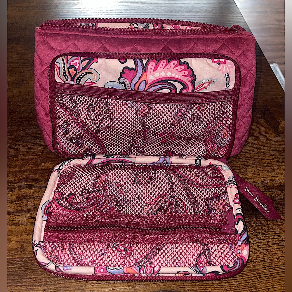 NWOT: Vera Bradley Compact Organizer Bag